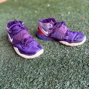 Nike Kyrie 6 Basketball Shoes - Size Y 5.5 - Visible Wear